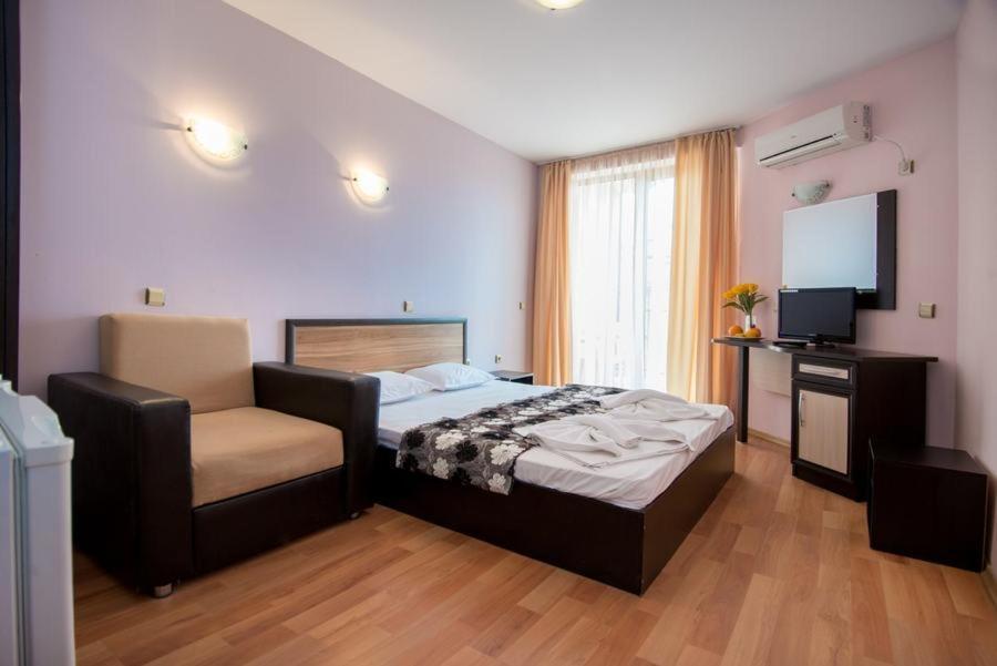 South Beach Hotel - New Management And Free Beach Access Tsarevo Buitenkant foto