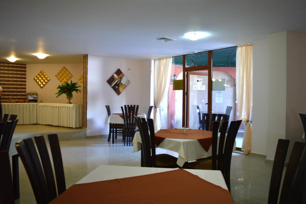 South Beach Hotel - New Management And Free Beach Access Tsarevo Buitenkant foto