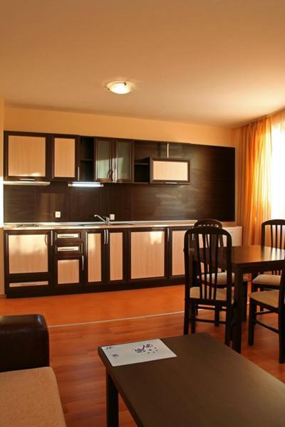 South Beach Hotel - New Management And Free Beach Access Tsarevo Buitenkant foto
