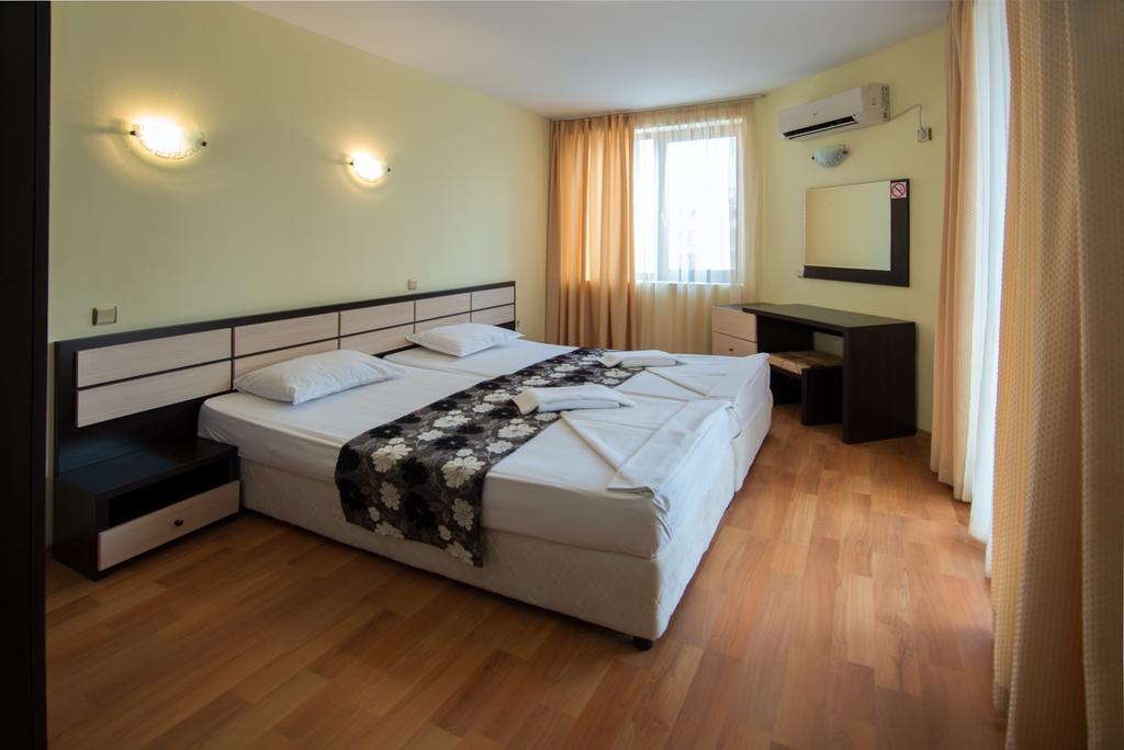 South Beach Hotel - New Management And Free Beach Access Tsarevo Buitenkant foto