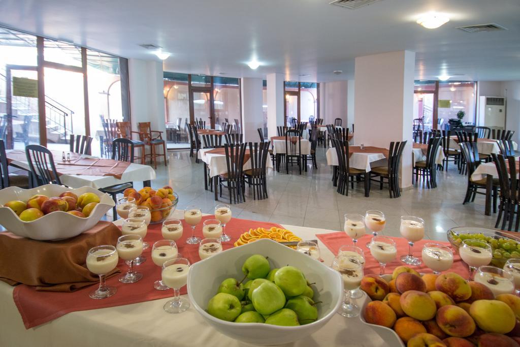South Beach Hotel - New Management And Free Beach Access Tsarevo Buitenkant foto